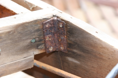 hinge used as bracket.JPG